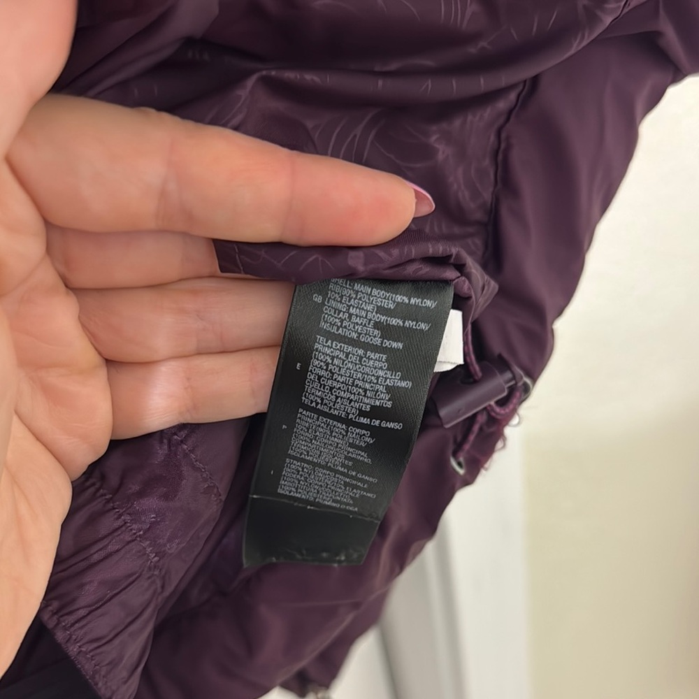 The North Face Women's Purple Puffer Jacket - Picture 7 of 8